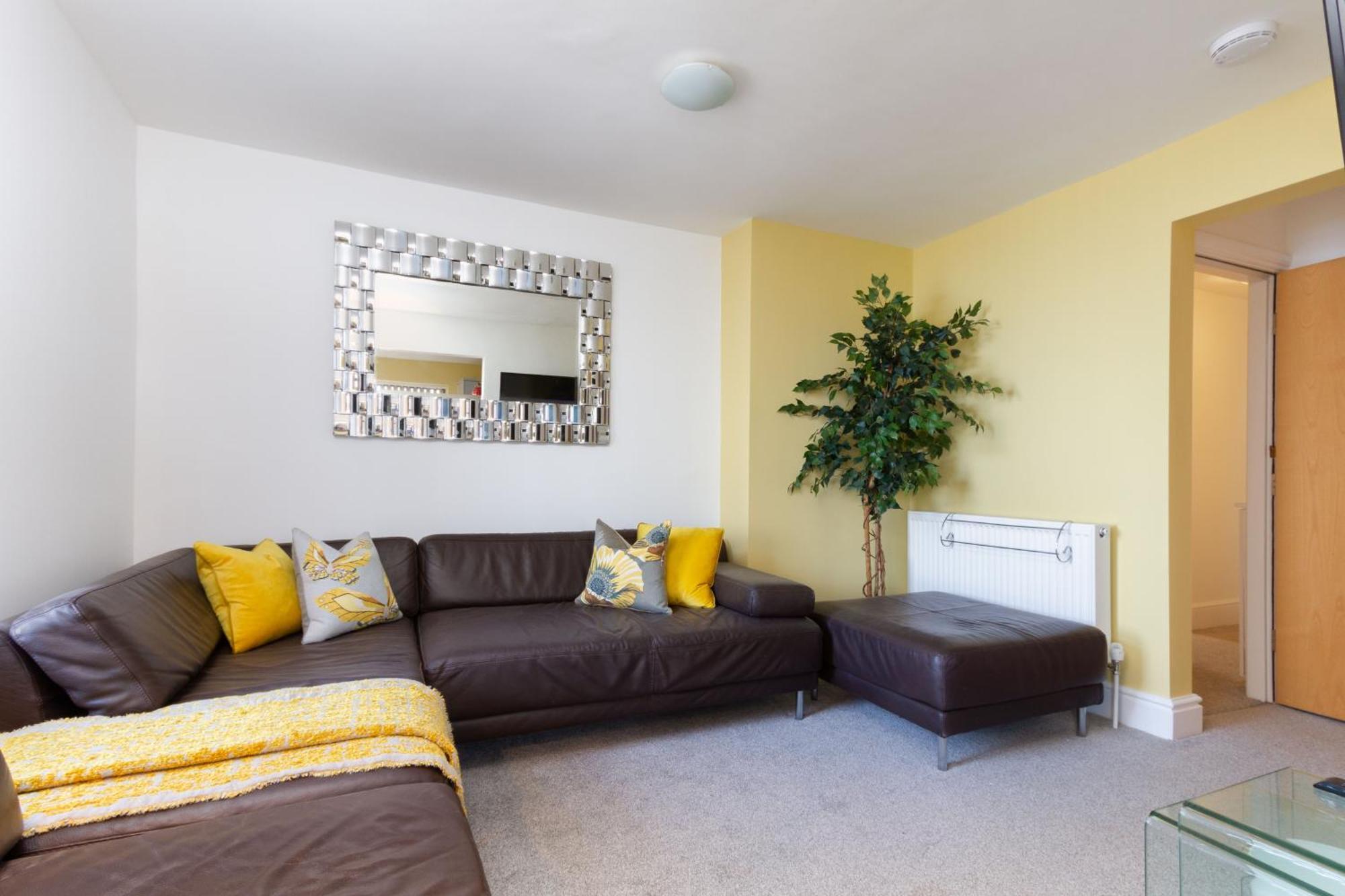 Granada Apartments Berkeley Блэкпул