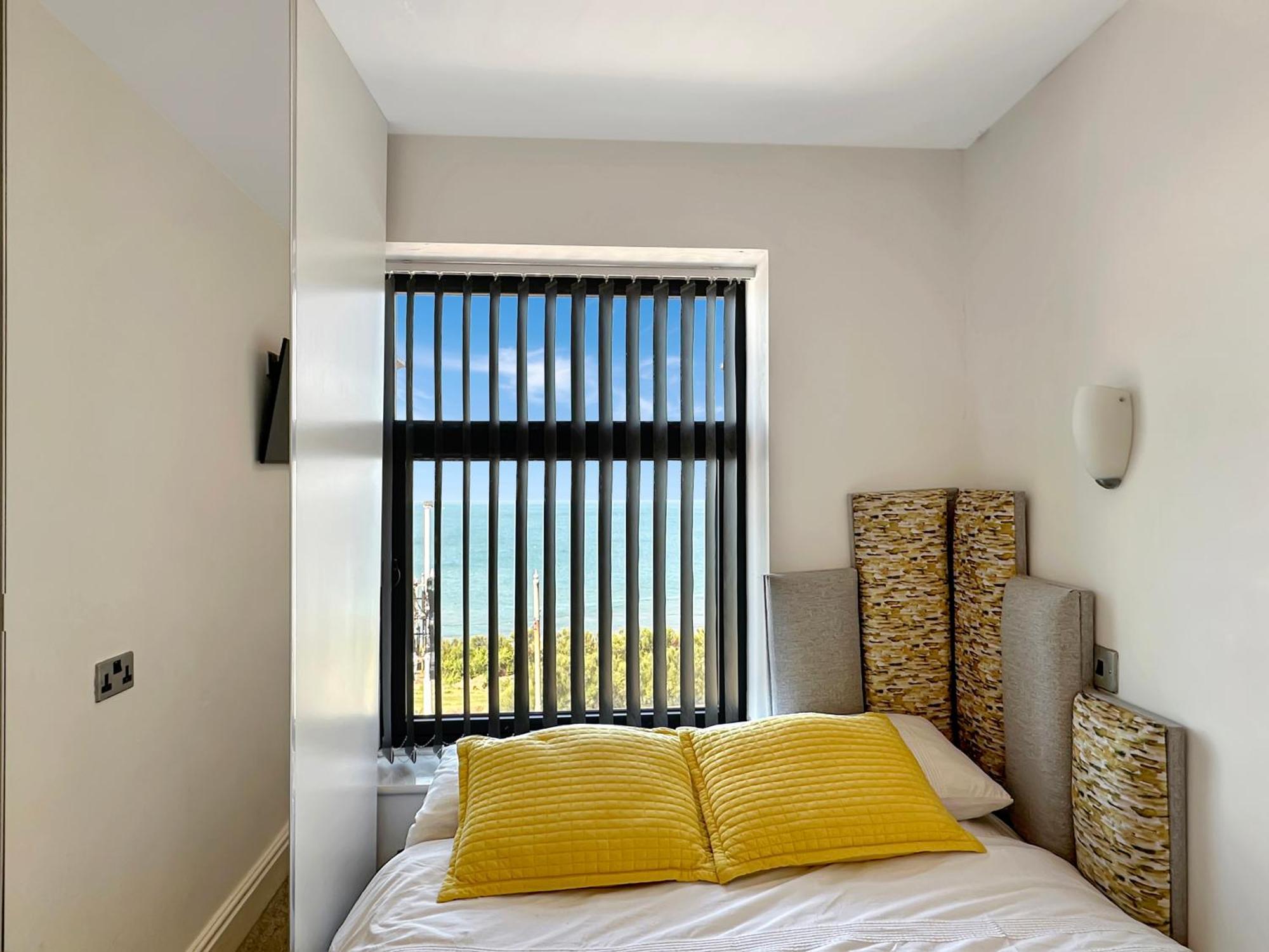 Granada Apartments Berkeley Блэкпул